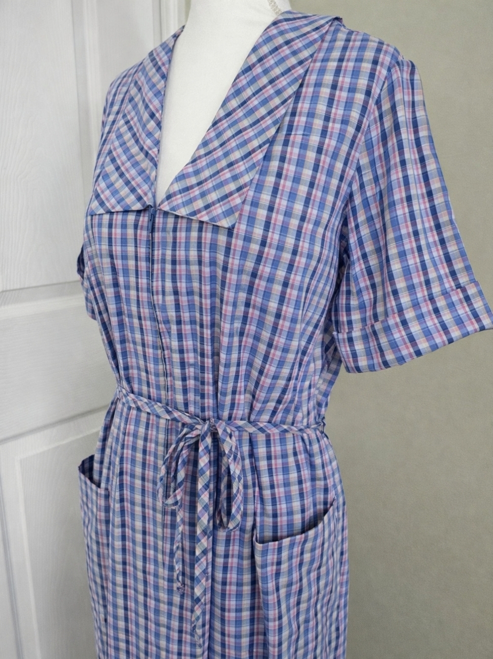 Vintage 80s 90s Plaid Cottagecore House Dress Zip Front Midi Tie Waist Pockets - Picture 6 of 9